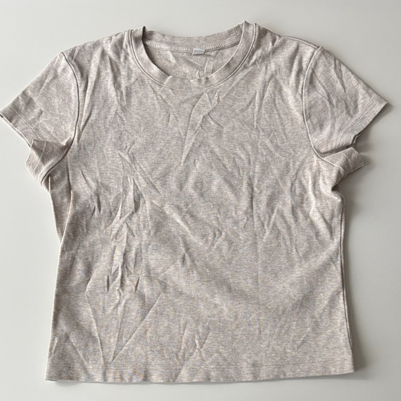 Uniqlo Tops - Uniqlo Mini T-Shirt